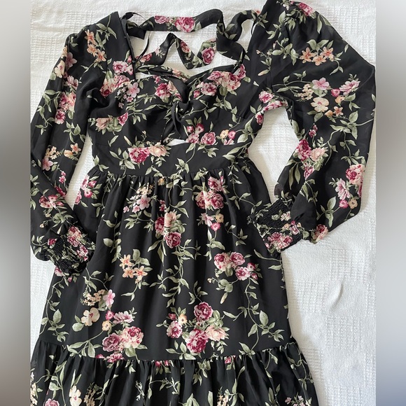 SOLD Forever 21 Long Sleeve Maxi Floral Dress - Picture 9 of 10